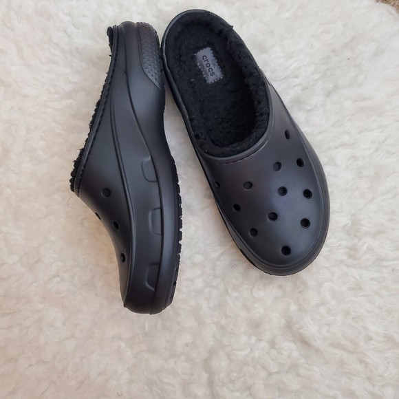 Classic Crocs Sz  Womens 9 Black Faux Fur Lined Dual Comfort Shoes Clogs - Picture 2 of 9